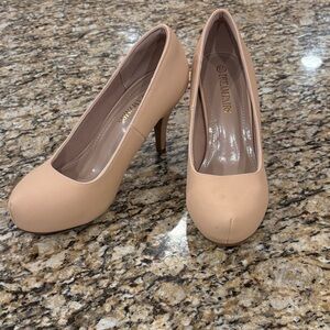 Elegant Tan Pumps